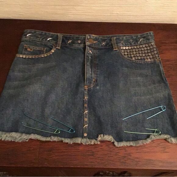 MARC JACOBS-VINTAGE DENIM SKIRT SILVER STUDS & APPLIQUES - Picture 2 of 6